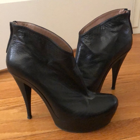 PURA LOPEZ, Black Leather Booties Heels - Picture 1 of 7